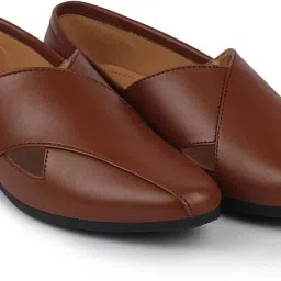 Criss Cross Slip On Wedding Party Juttis and Mojaris For Men-image-49