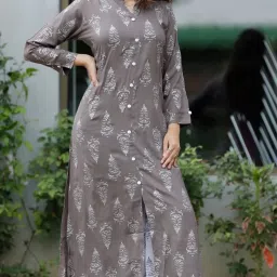 Women Viscose Rayon Kurta Palazzo Set-image-39