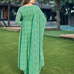 Chandbaali Floral Printed Pleated Thread Work Kurta with Palazzo & Dupatta image 4