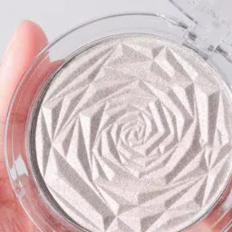blust&famme Highlighter Makeup Pigmented Diamond Shimmer Face Highlighters pack of 1 Highlighter image 2
