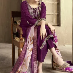 Women Silk Blend Kurta Pant Dupatta Set-image-34